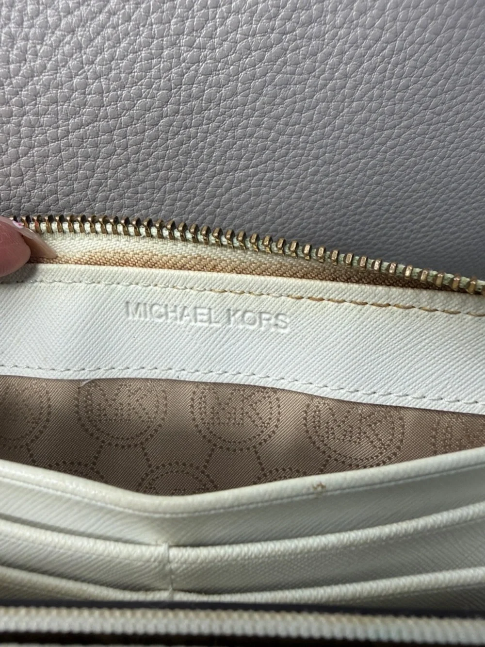 Michael Kors Raven Large Pebbled Leather Tote, Pearl Grey Bag /Wallet set.